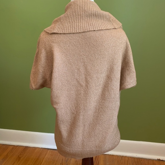 Banana republic cowl neck tunic in tan/gold. - Picture 2 of 8